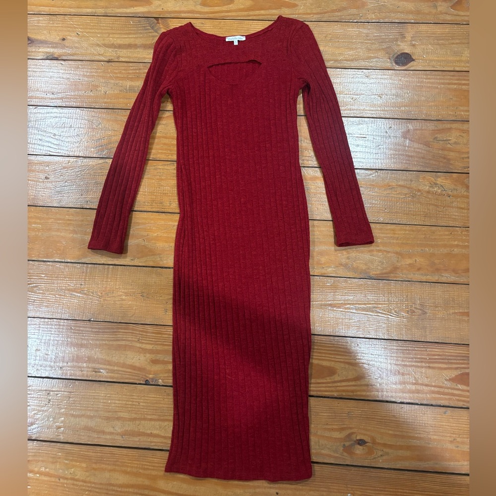 (698) +CHARLOTTE RUSSE RED DRESS